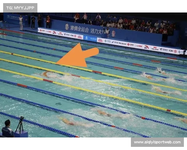 十五运游泳首金诞生，张展硕400自成绩领先亚军近5秒